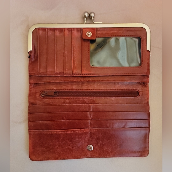 Kenneth Cole Reaction Red Wallet - Picture 5 of 11